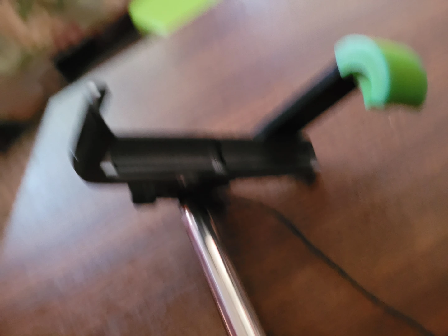Extendable Selfie Stick with Phone Holder and Built-in Shutter - photo 2