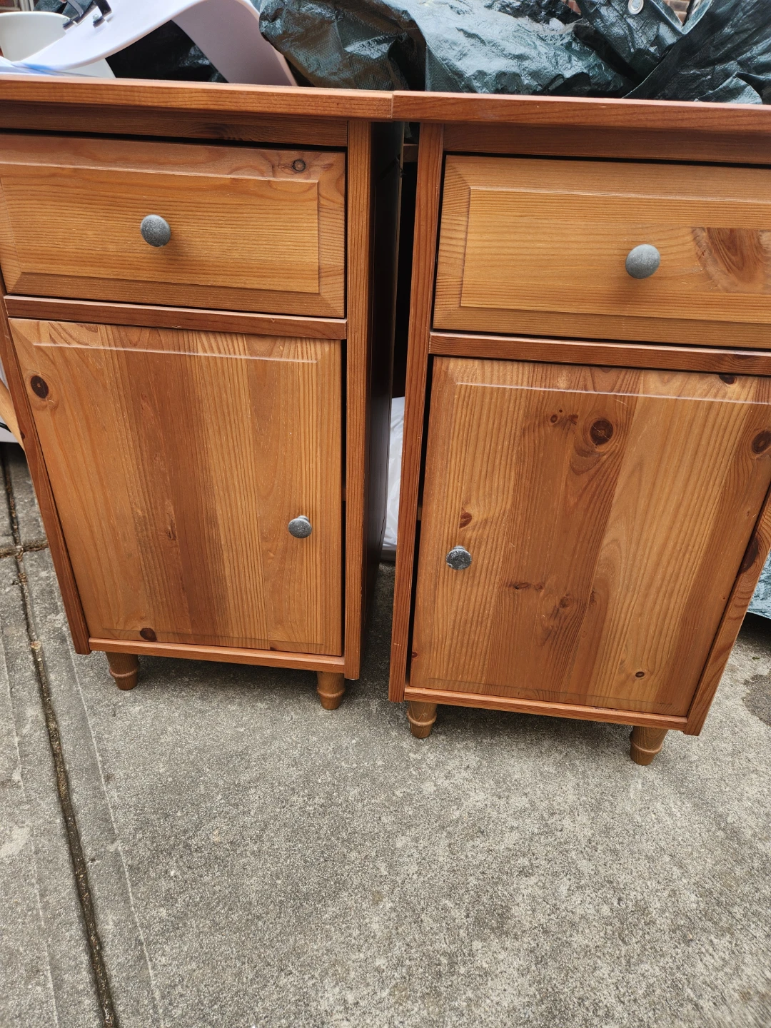 Like new Set of 2 side table with drawers - photo 3