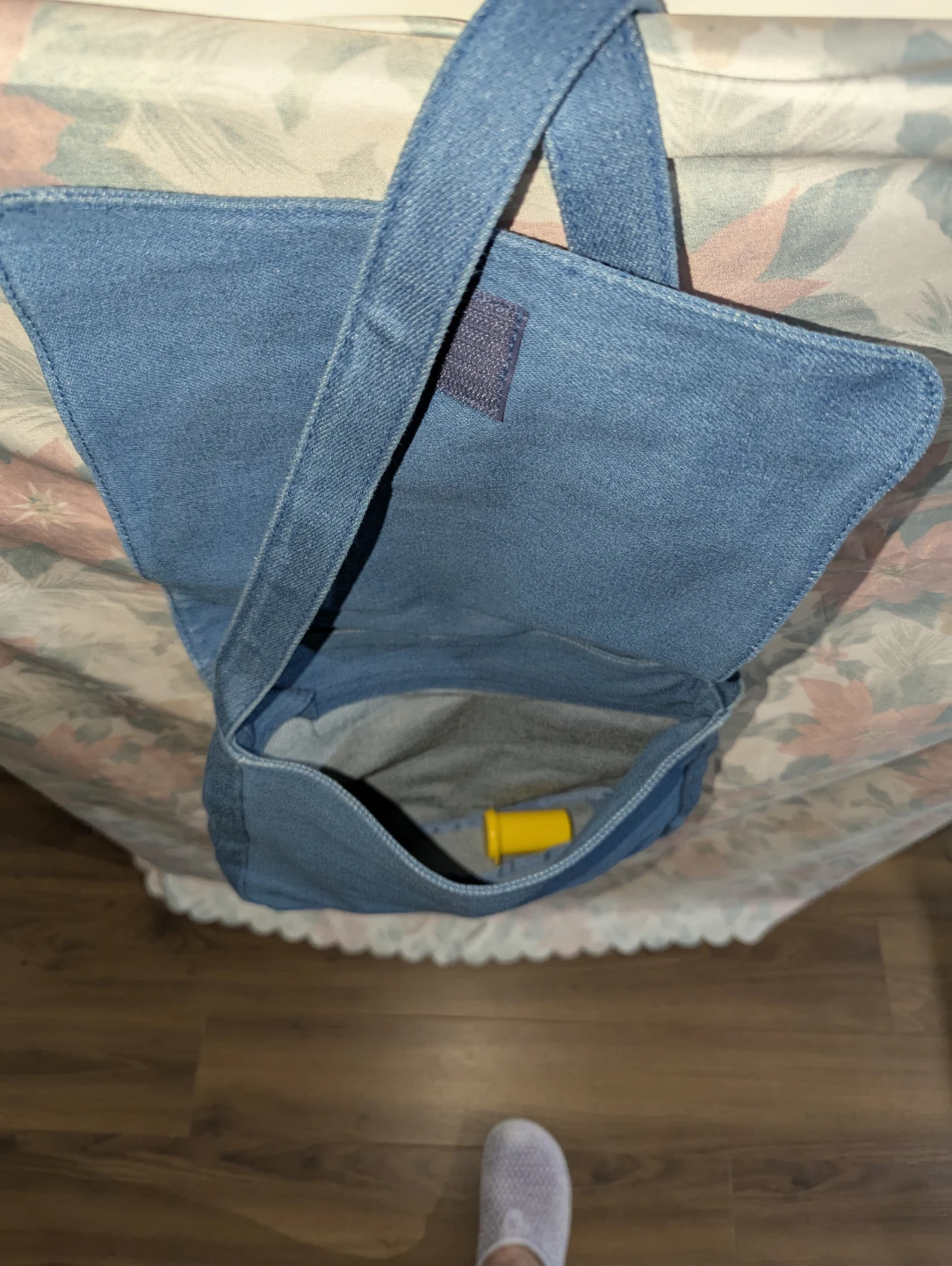 Denim Shoulder Bag with Embroidered Pink Flowers - photo 2