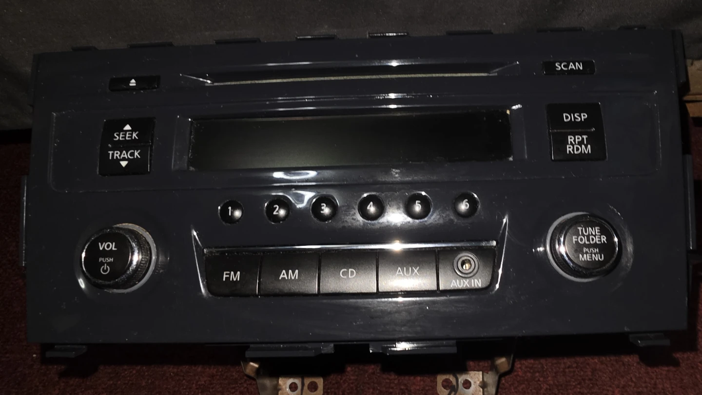 Nissan Altima 2014 Radio w/CD Player - photo 2