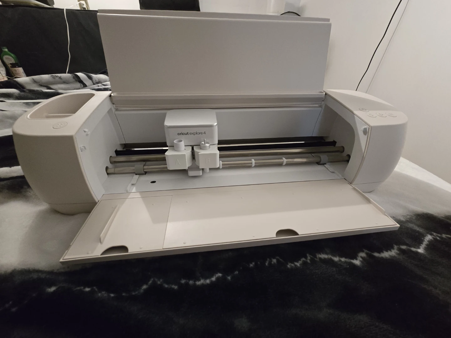 Cricut Explore 4 Seashell Machine with Accessories - photo 5