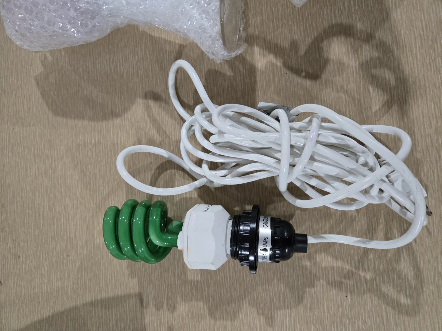 2 X Coloured Energy Saving Light Bulbs. Corded with socket. - photo 5