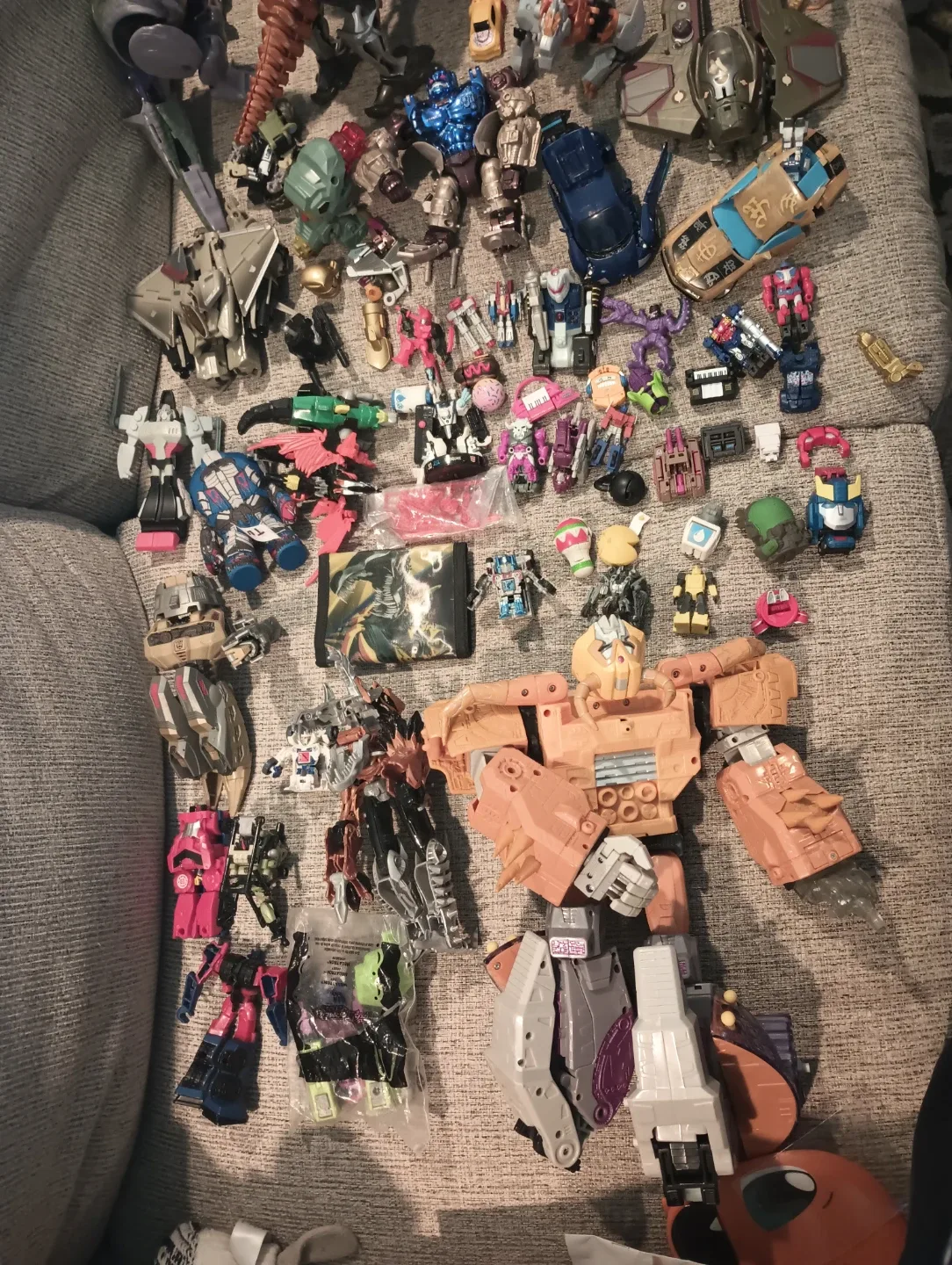 Lot of Transformers Action Figures - photo 2