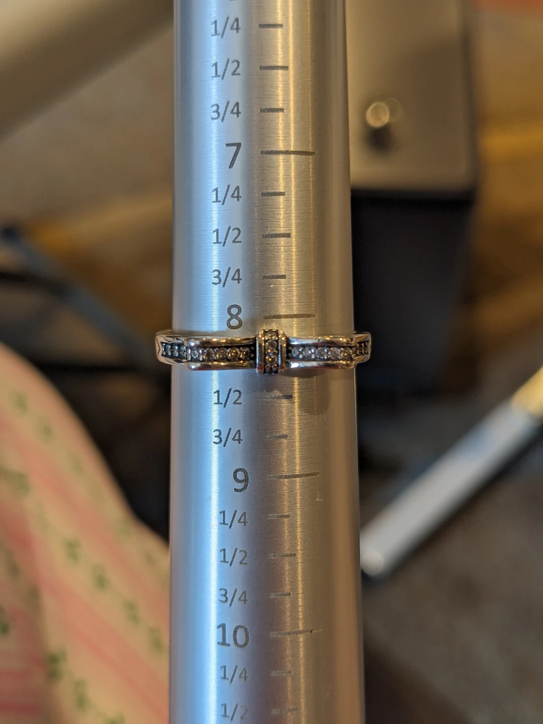 Size 8 Sterling Silver Bow Ring with Sparkly Details - photo 2