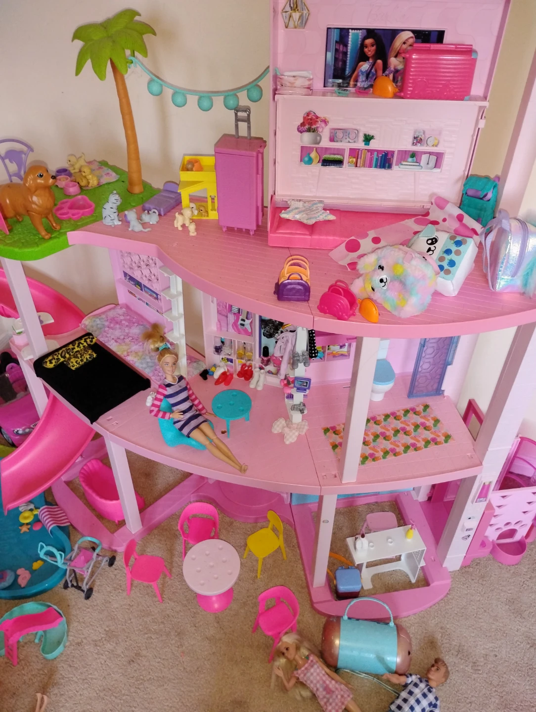 Barbie Dreamhouse Playset with Accessories - photo 2