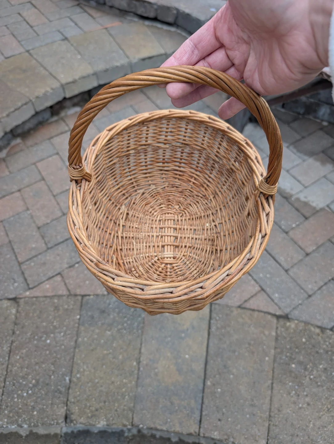 Vintage Wicker Basket with Handle - photo 3