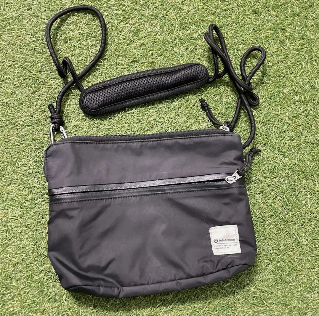BNWT Lululemon Crossbody Bag