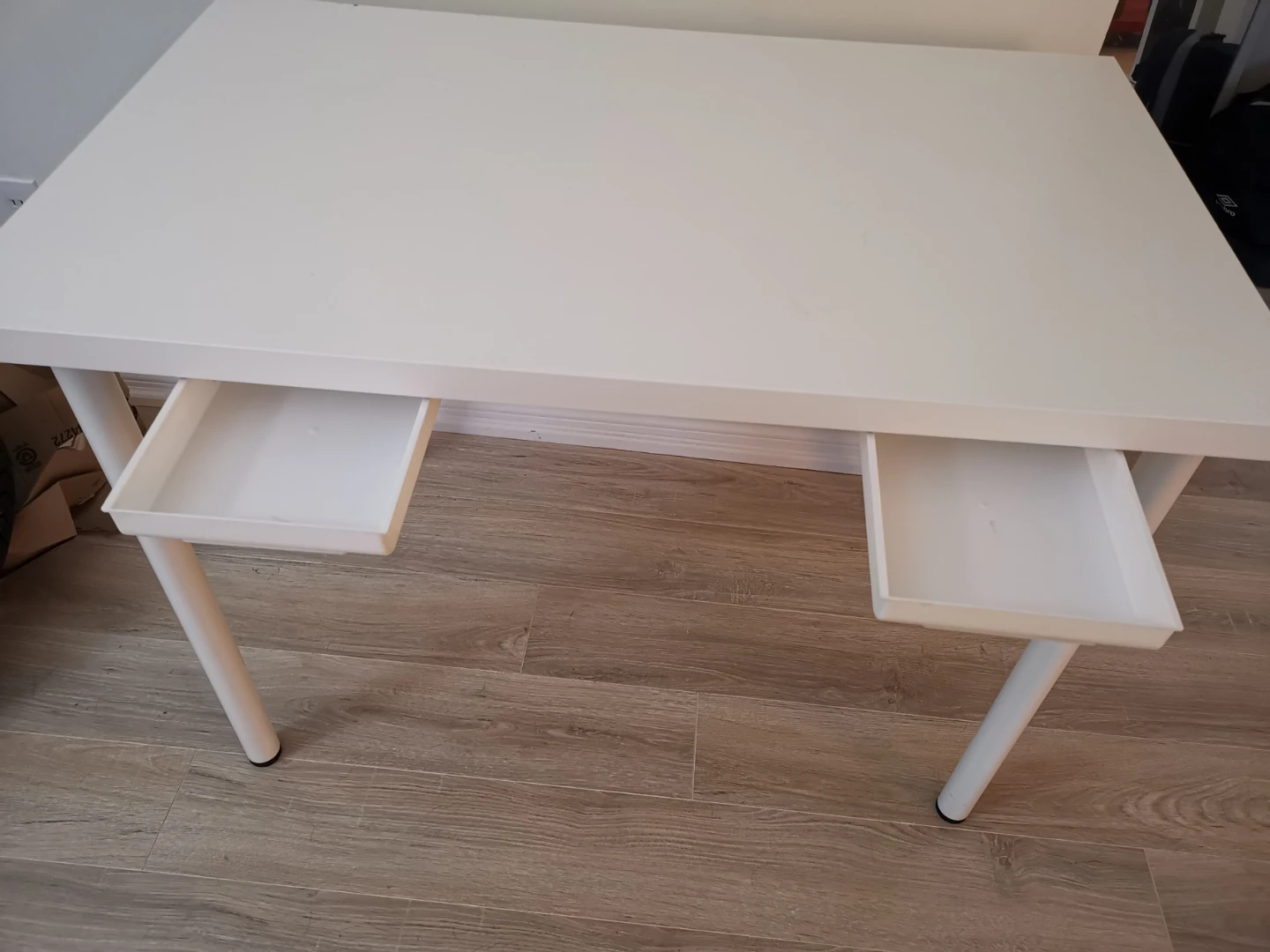 White Desk - photo 4