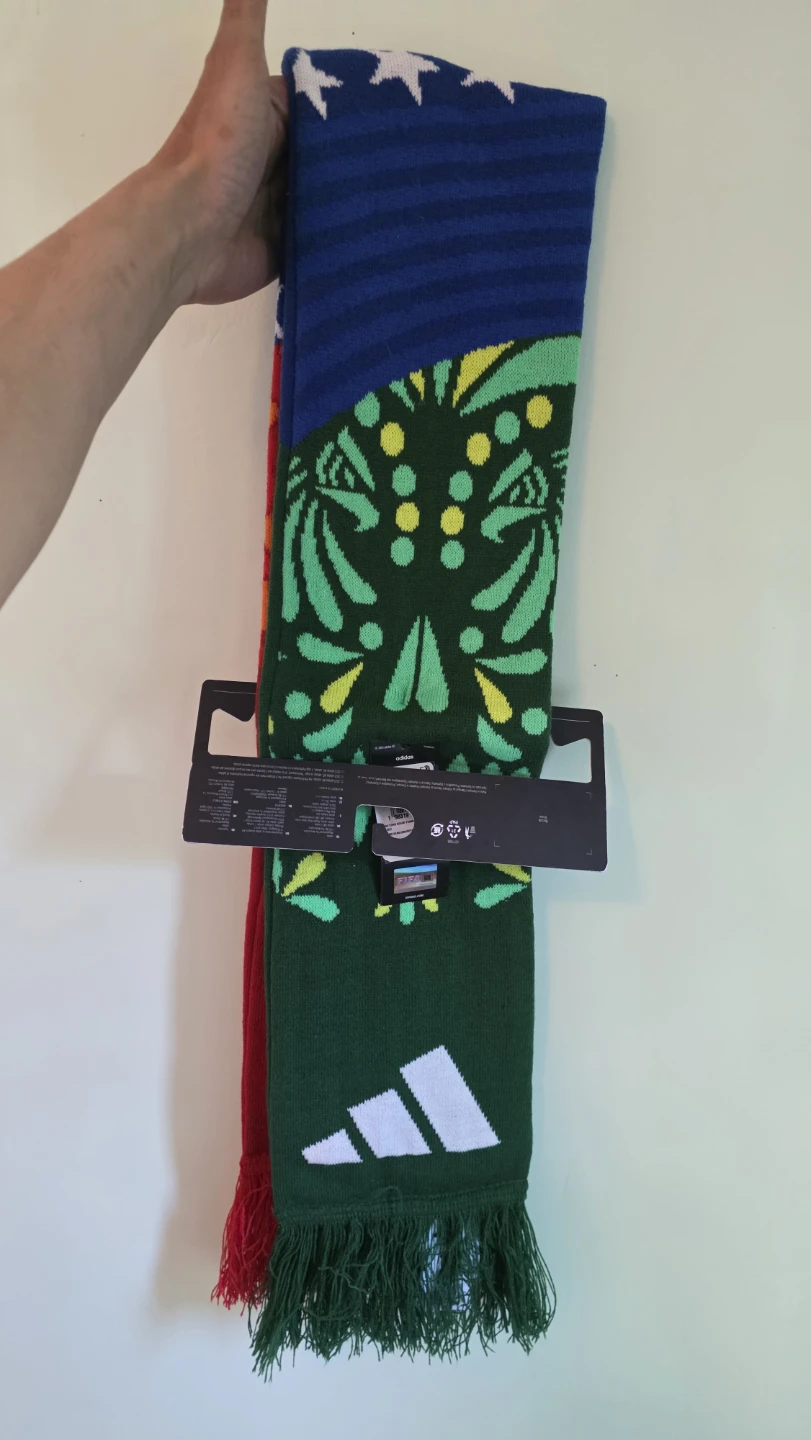 Authentic Adidas FIFA scarf (price is not dropping below $25) - photo 4