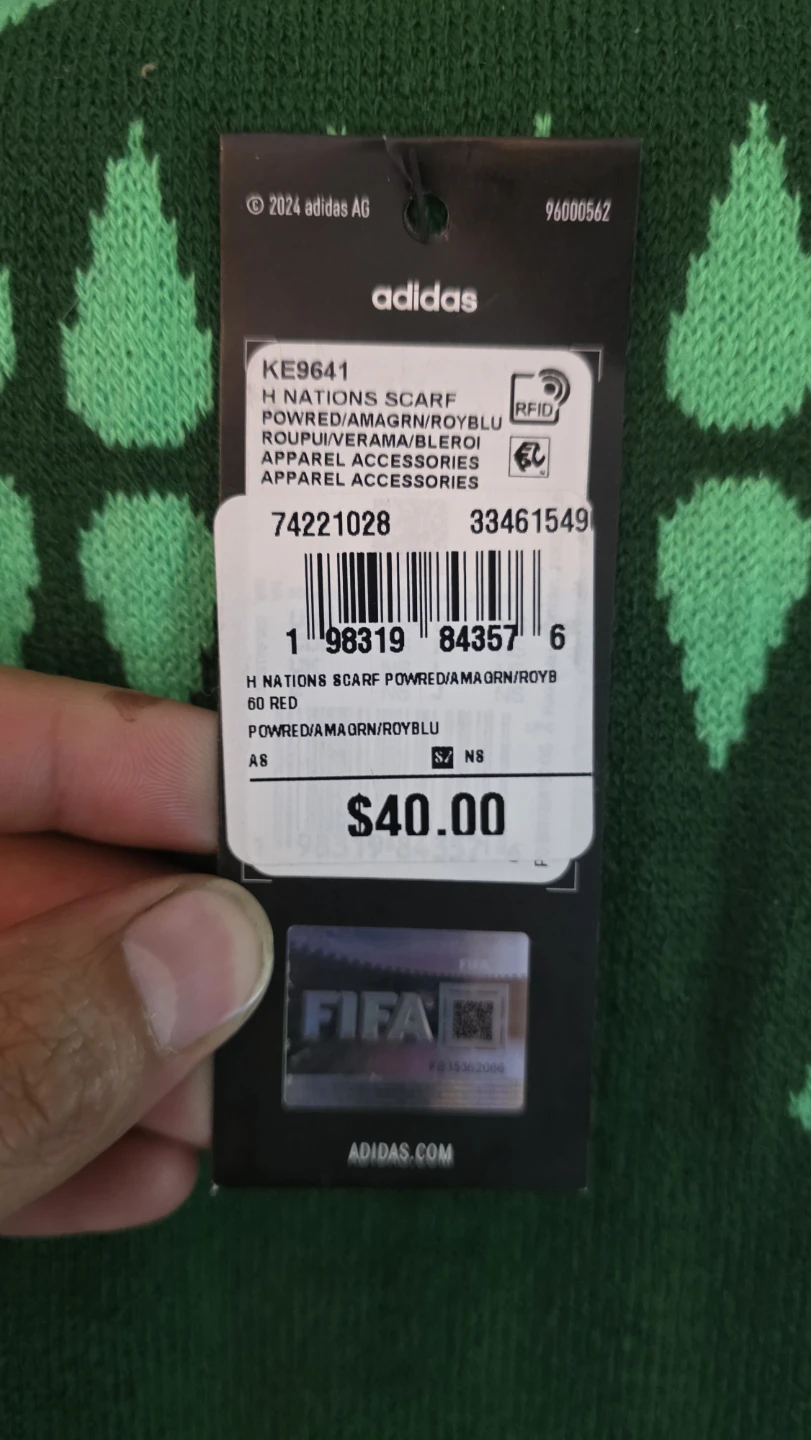 Authentic Adidas FIFA scarf (price is not dropping below $25) - photo 5