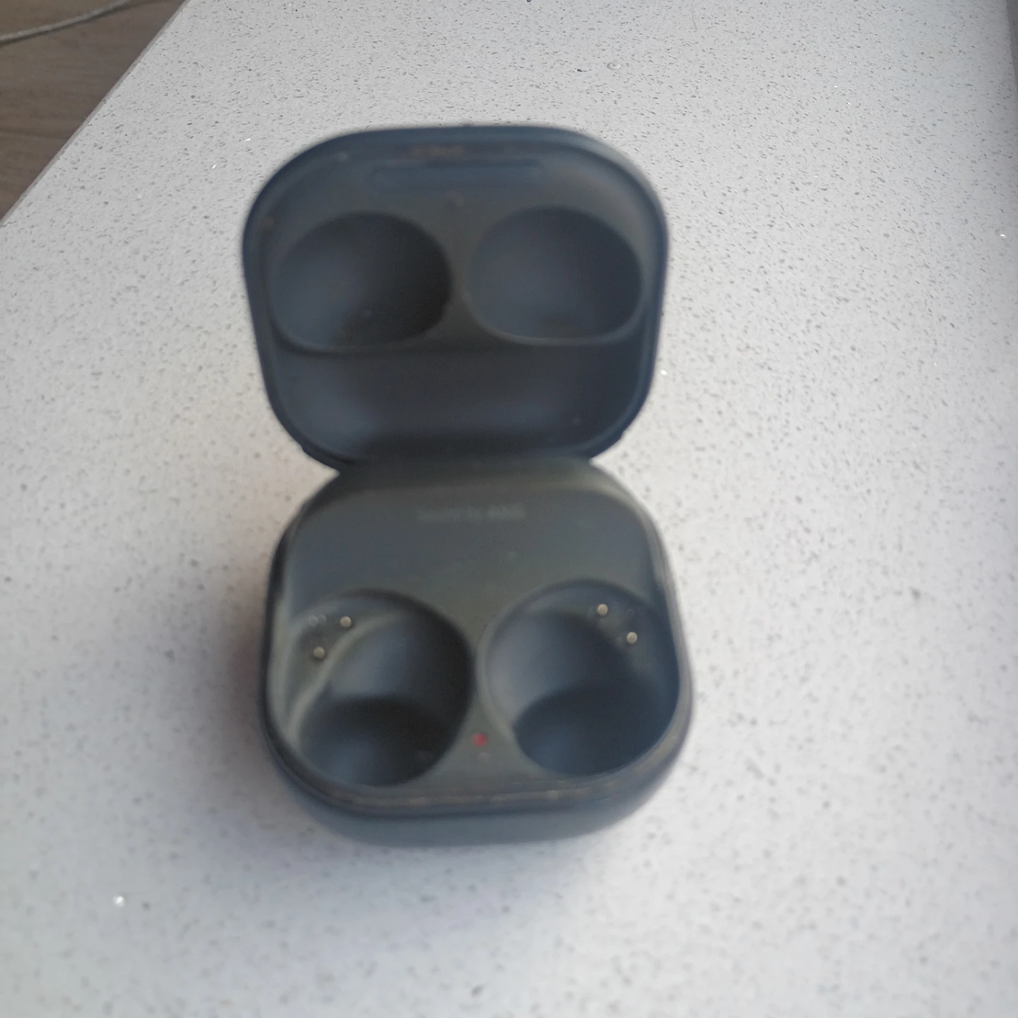 Samsung Galaxy Buds Charging Case - photo 3
