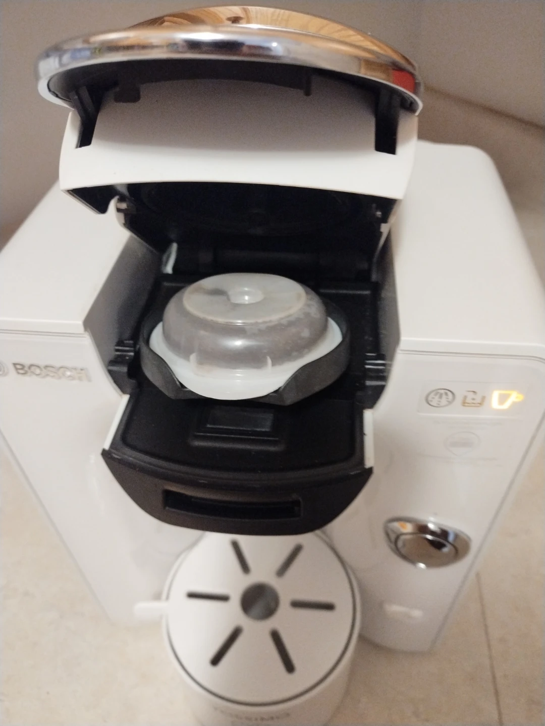 Bosch Tassimo Coffee Machine - photo 4