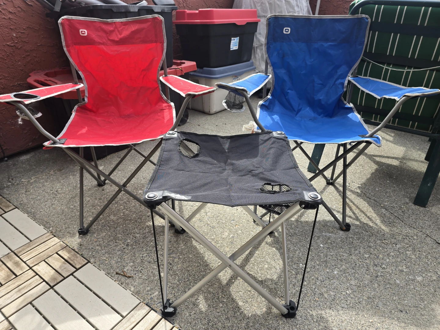 camping chairs and table