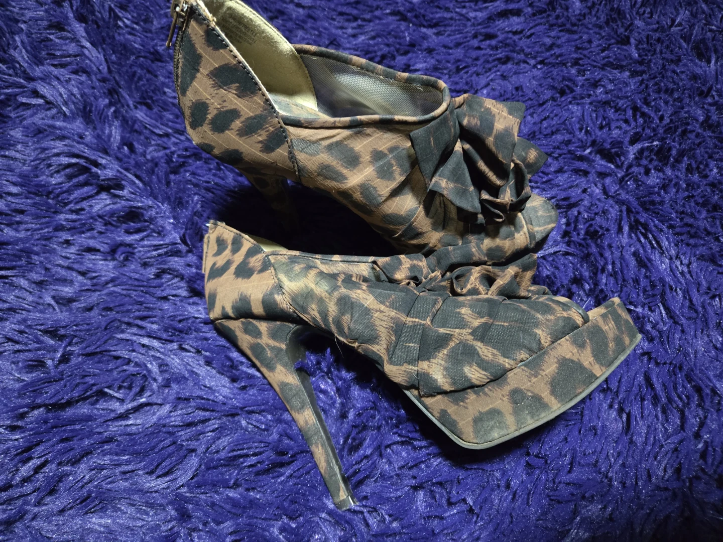 Nine West Leopard Print Ruffle Heels Size 7