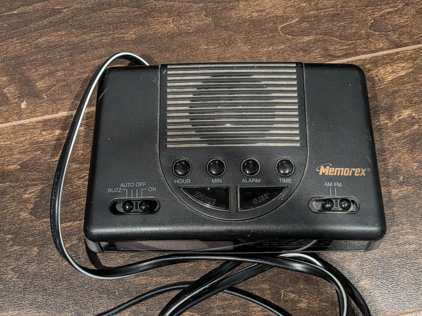 Memorex AM/FM Clock Radio Alarm - photo 2