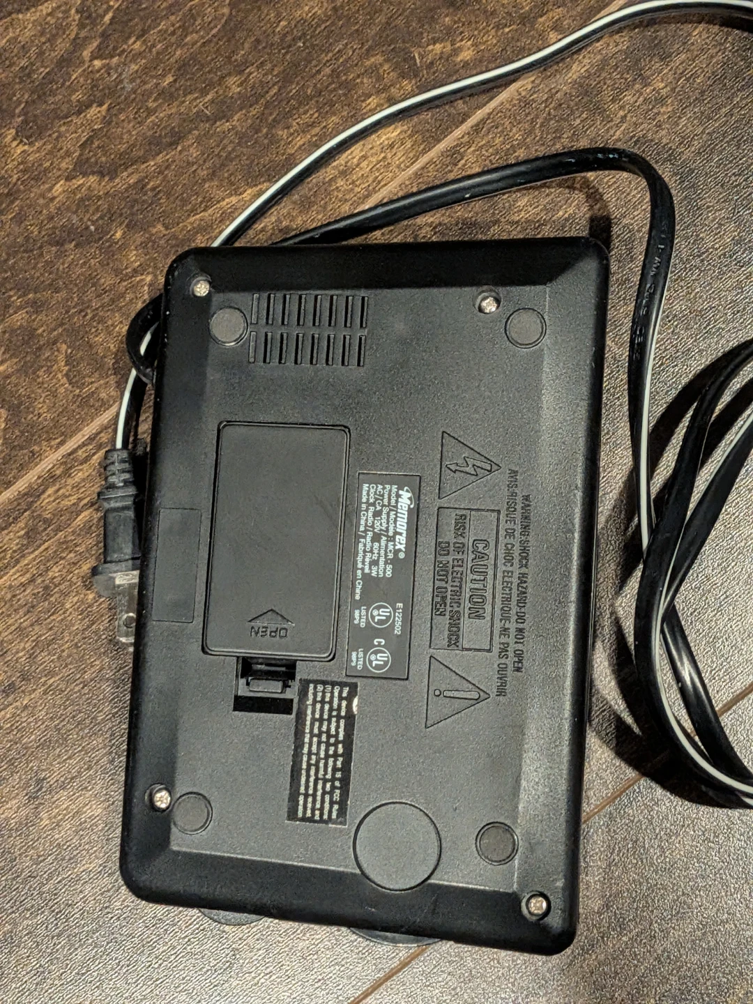 Memorex AM/FM Clock Radio Alarm - photo 3