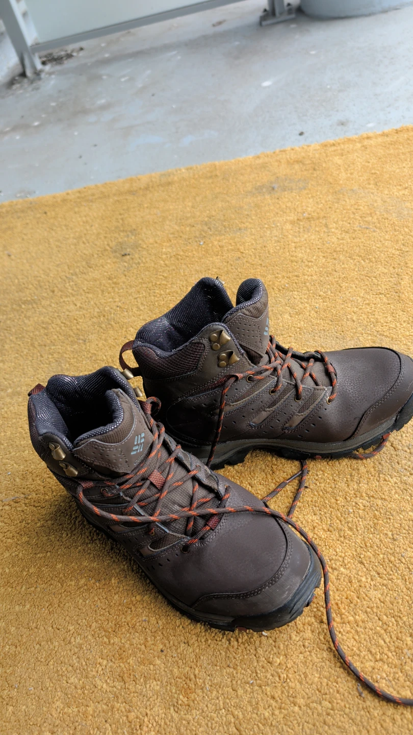 Columbia Men's Gunnison Omni heat Hiking Snow Boots Size 9