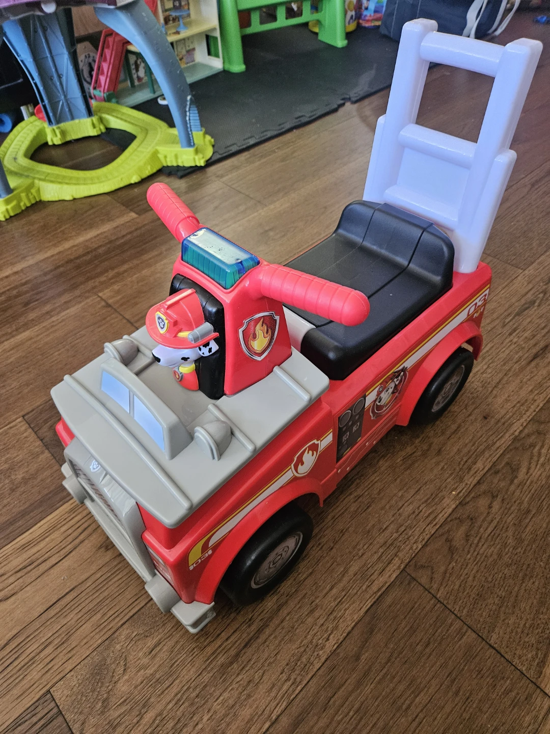 Paw Patrol Marshall Fire Truck Ride-On Toy - photo 2