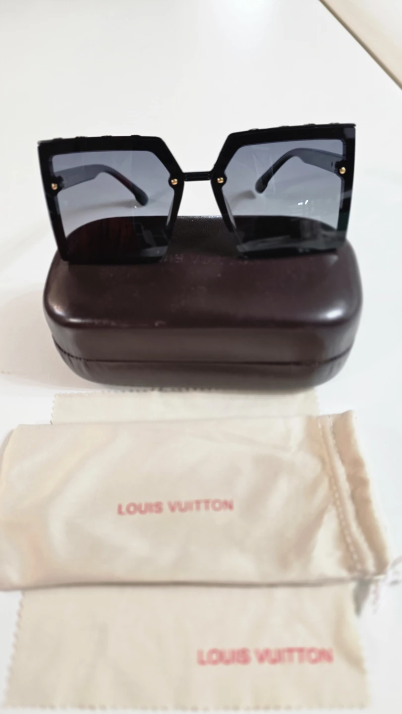 Louis Vuitton Sunglasses with Case and Cloth