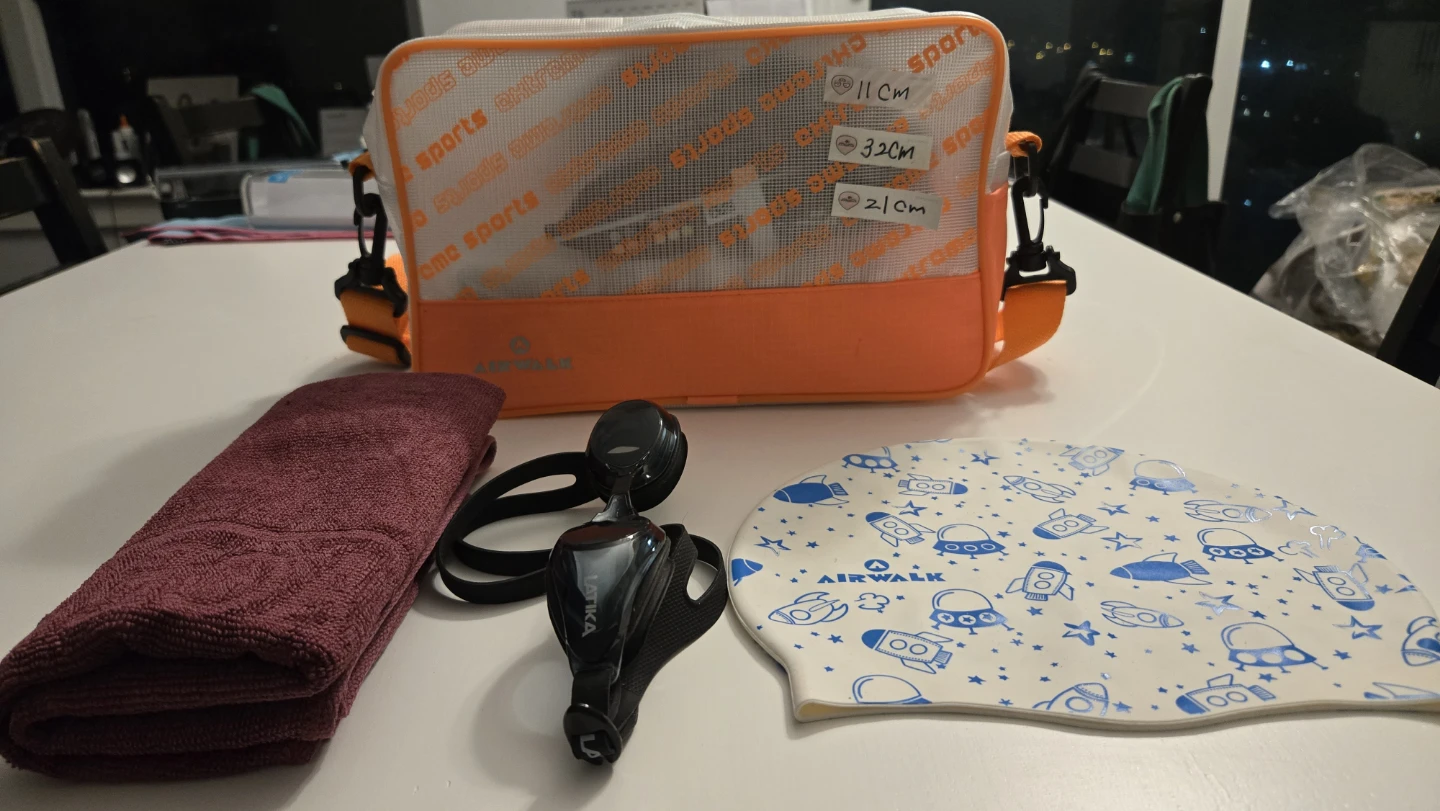 Airwalk Swim Bag with Accessories