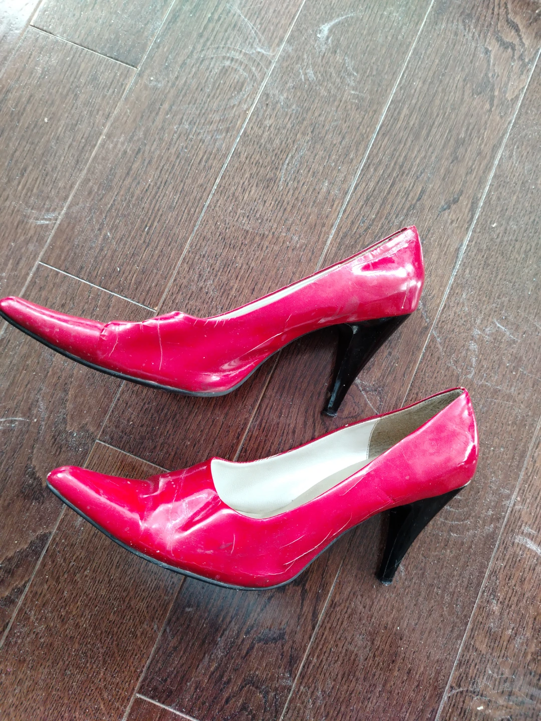 Red Patent Leather Pointed Toe Heels