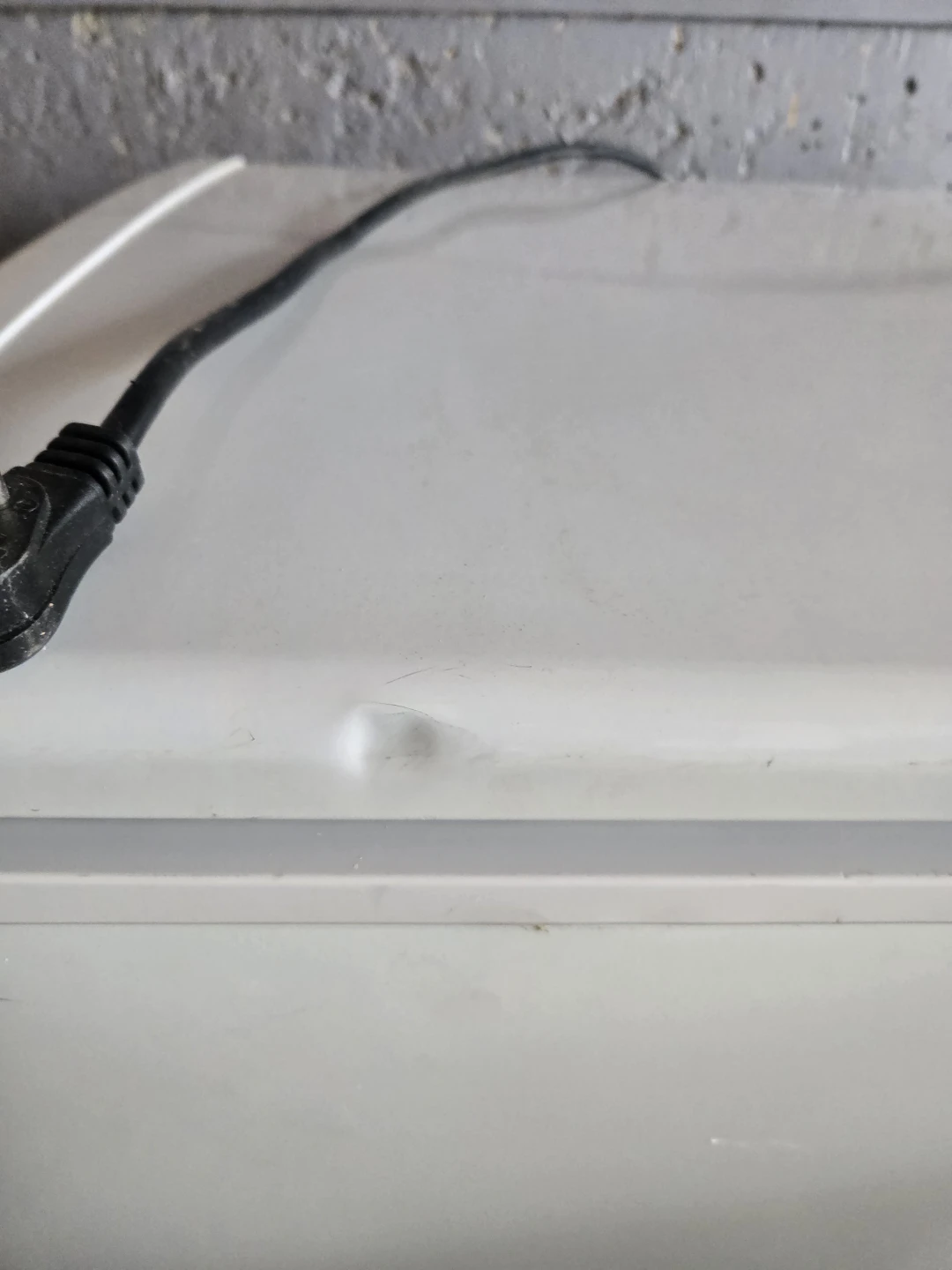 White Chest Freezer with Basket - photo 3
