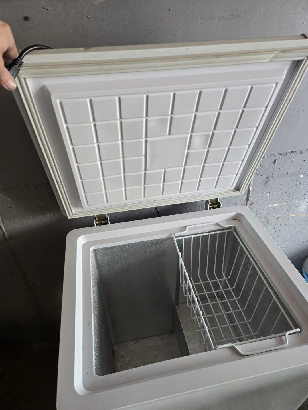White Chest Freezer with Basket - photo 5