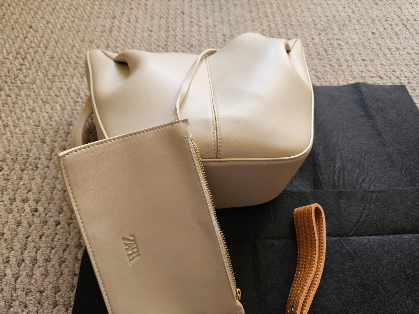 NEW Zara Beige Shoulder Bag with Pouch