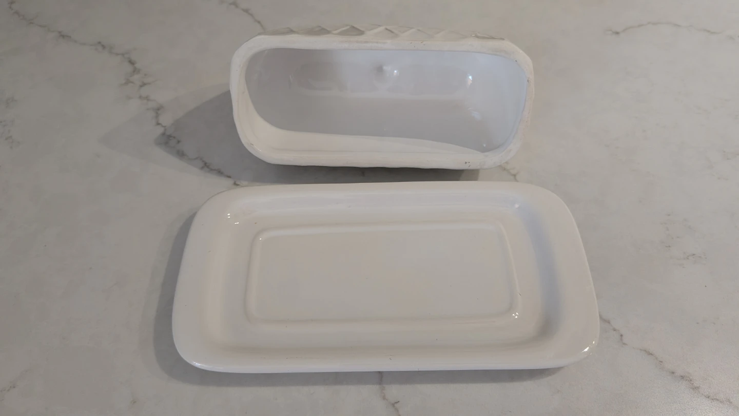 White Ceramic Butter Dish with Lid - photo 2