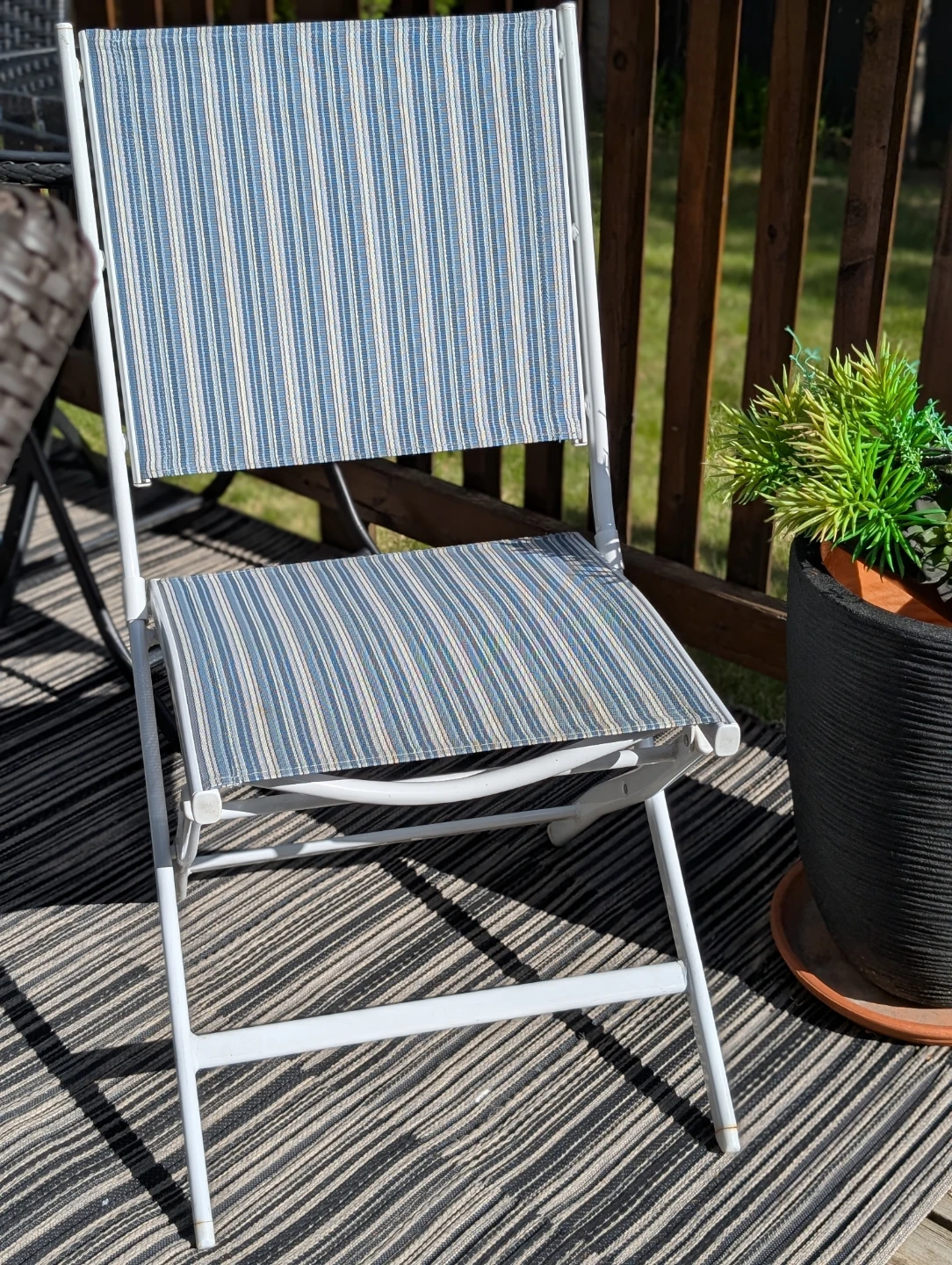 Set of 4 Beautiful Folding Patio Chairs - photo 4