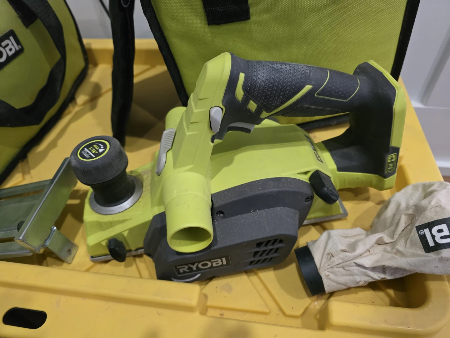 Ryobi planer and biscuit joiner tools