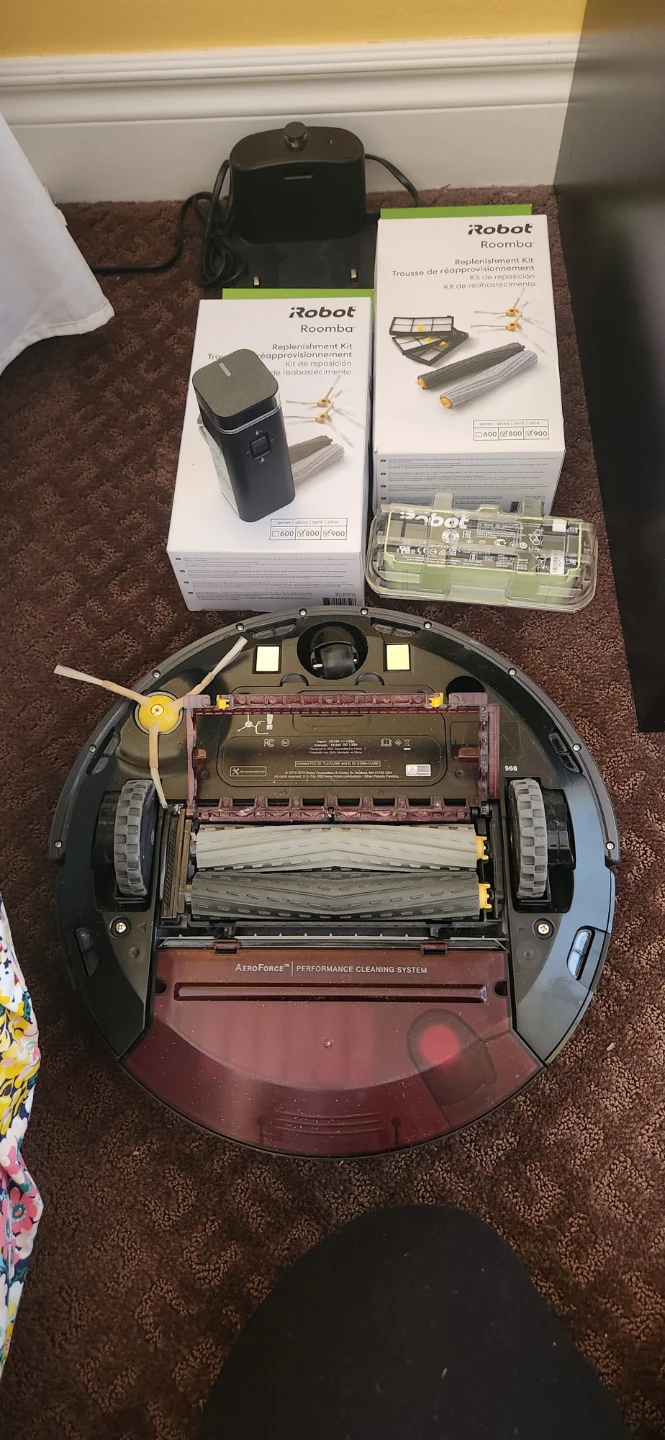 iRobot Roomba 960 Vacuum with 2  Replenishment Kits, new battery - photo 4