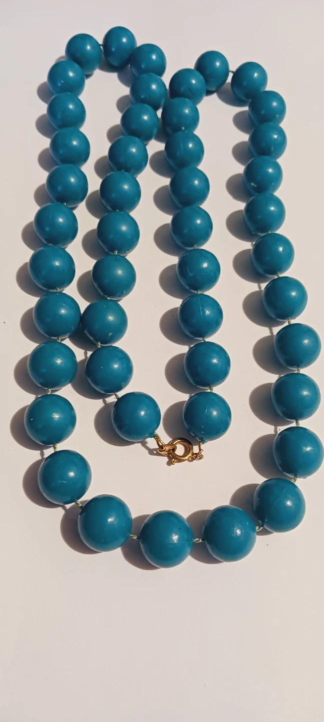 Beautiful Vintage Blue Beaded Necklace