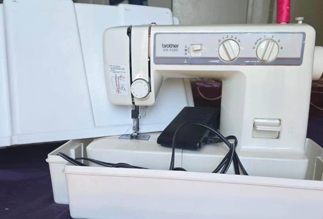 Brother VX-1120 Sewing Machine with Case - photo 2