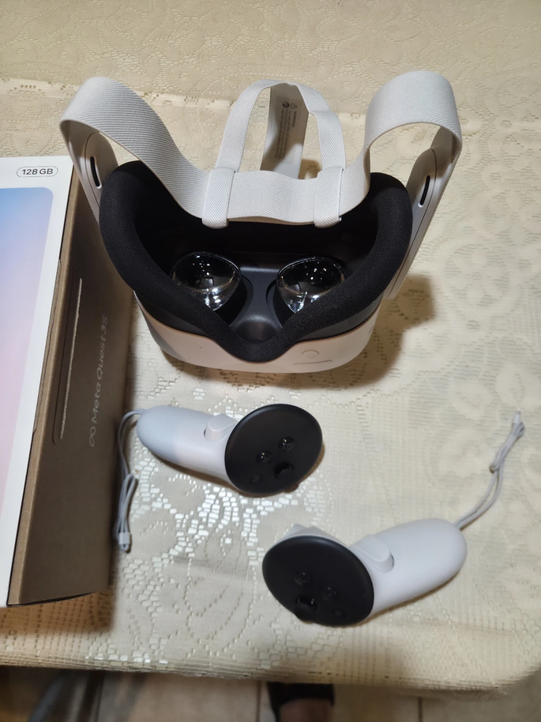 Meta Quest 3S VR Headset with Controllers - 128GB - photo 3