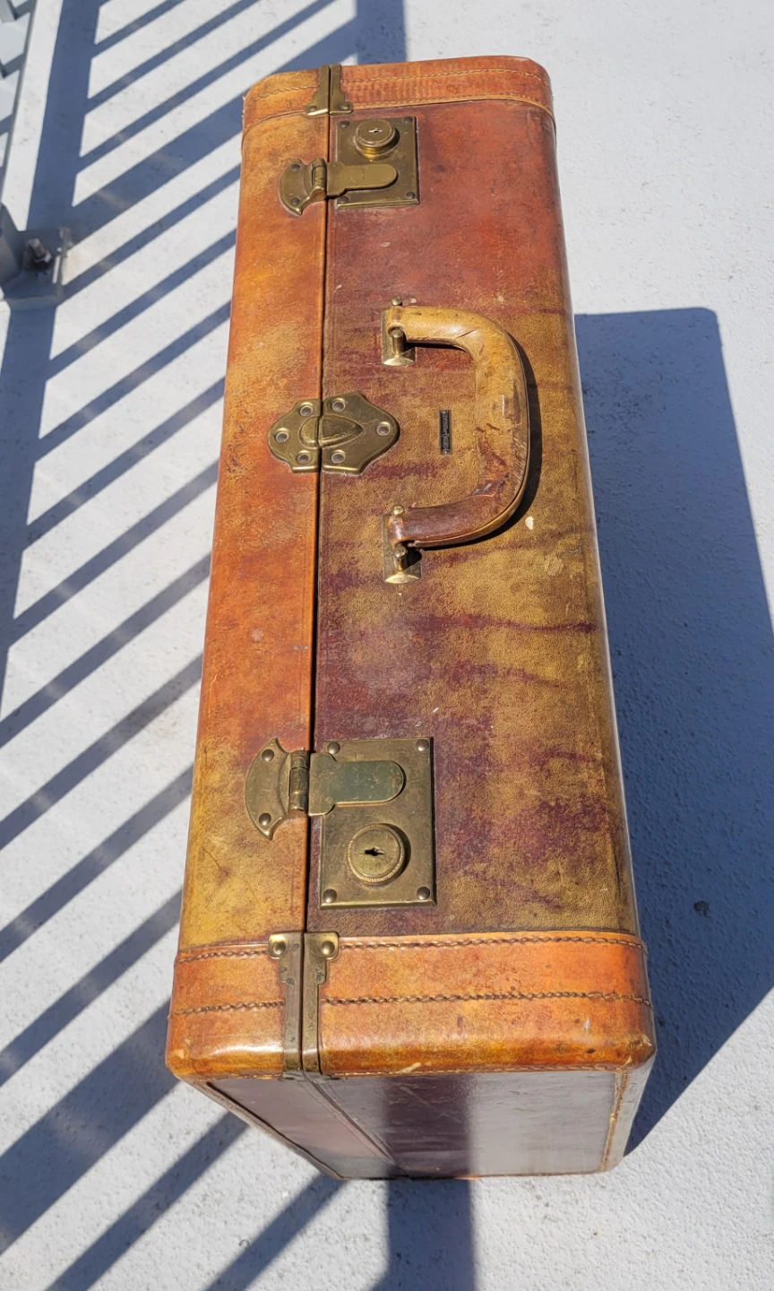 Vintage leather hardcase luggage - photo 2