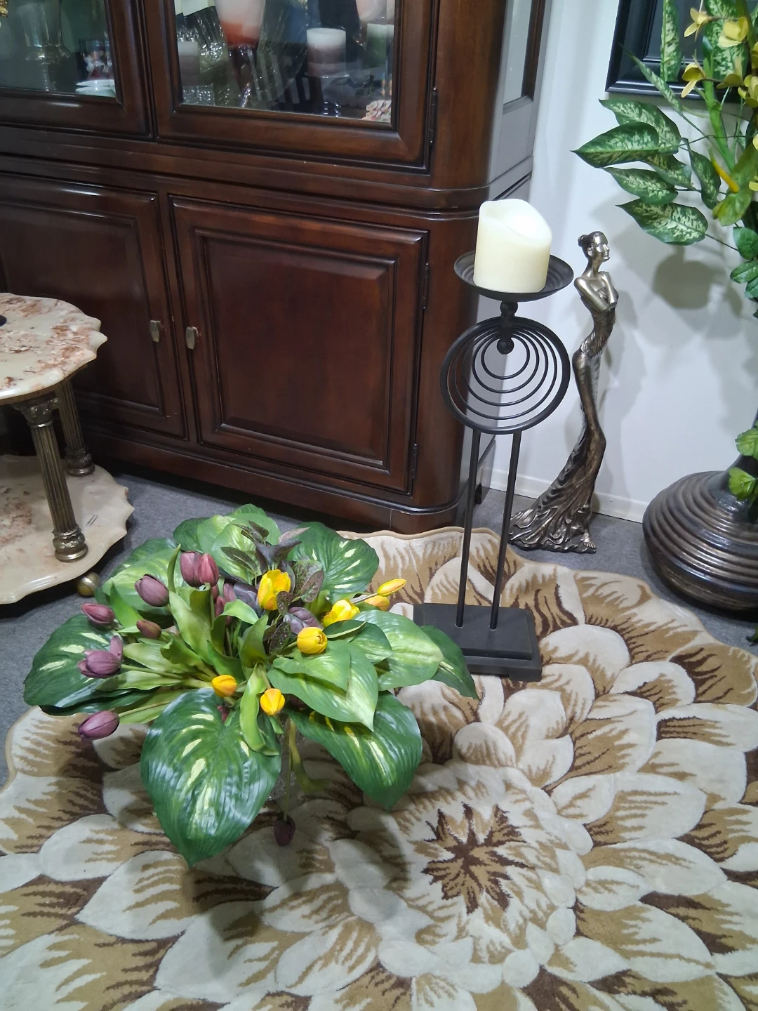 Flowers with crystal vase and flowers.