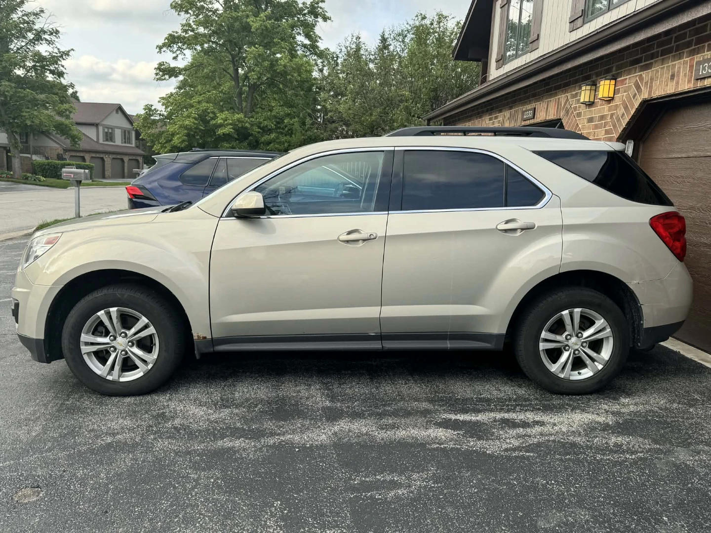 2010 Chevrolet Equinox LT SUV - photo 4