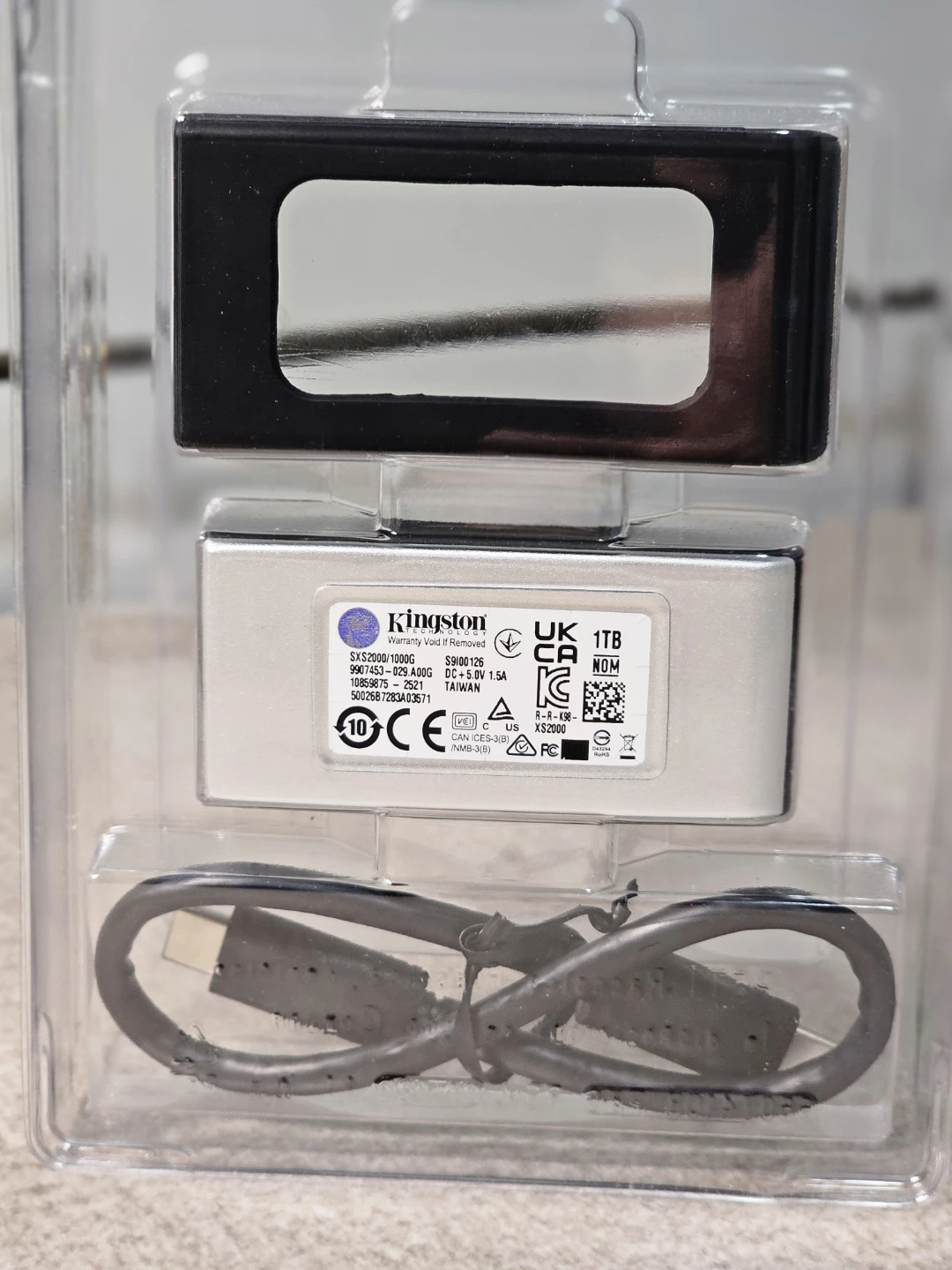 Kingston XS2000 1TB Portable SSD - photo 2