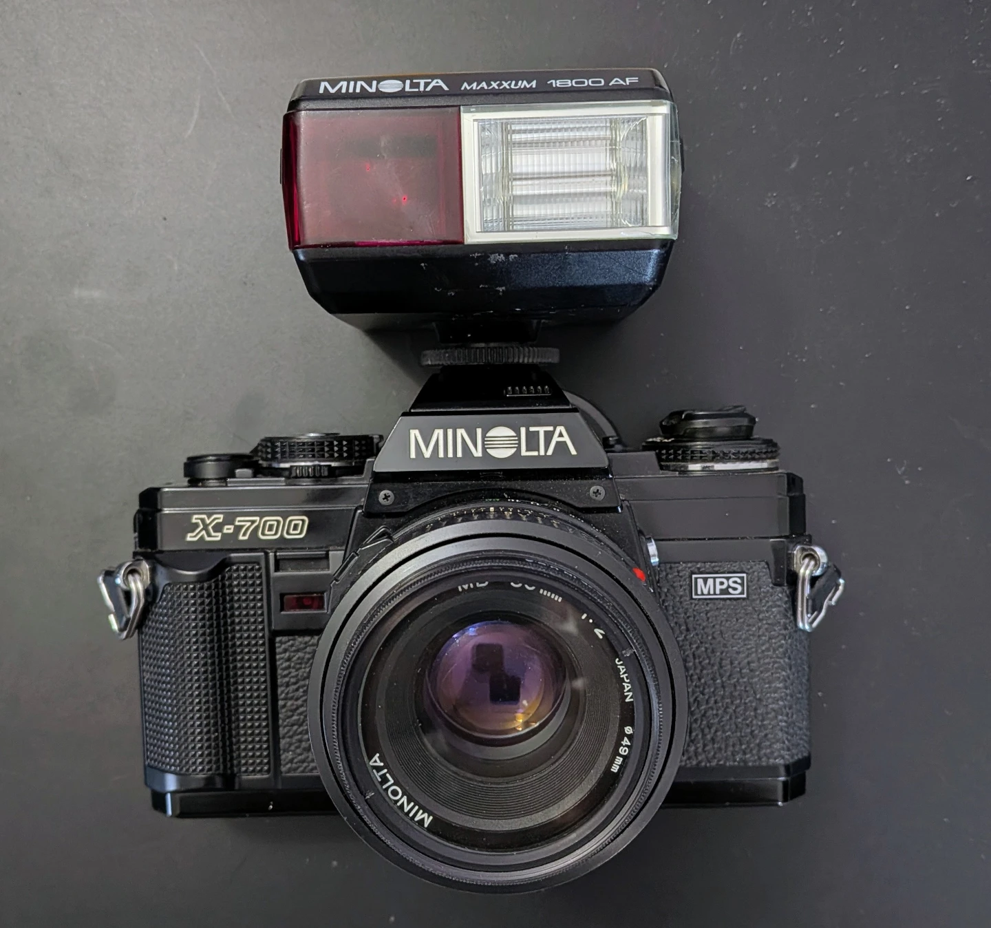 Minolta X-700 Camera with Light Meter and Flash - photo 2