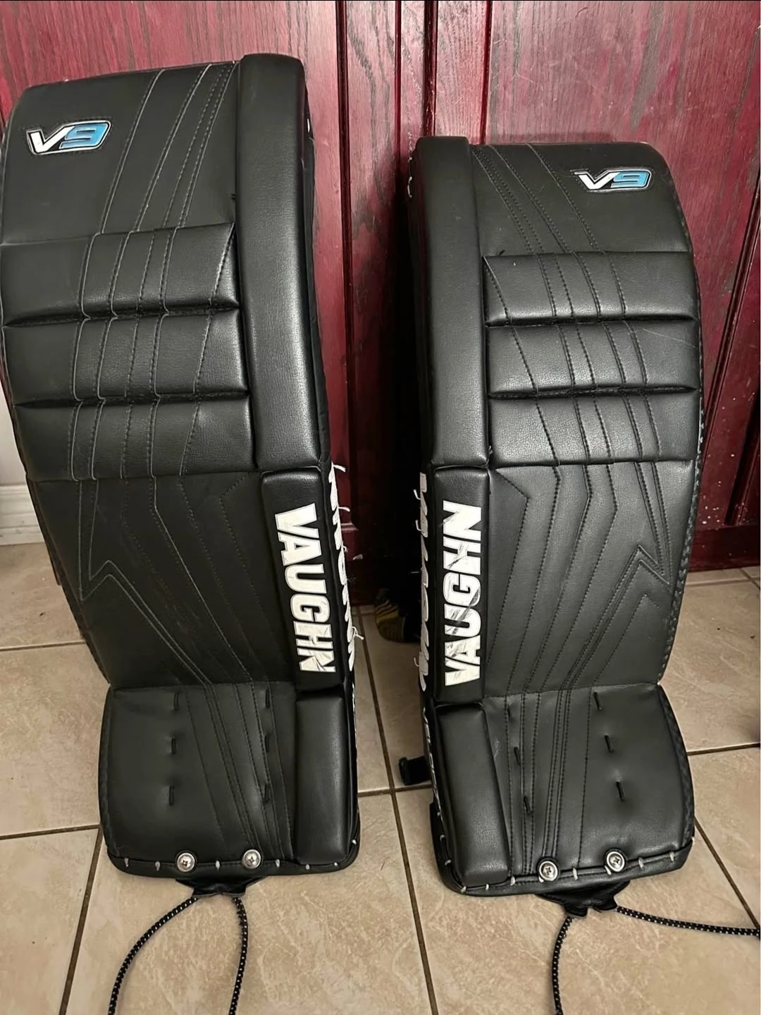 Vaughn Velocity V9 Goalie Leg Pads