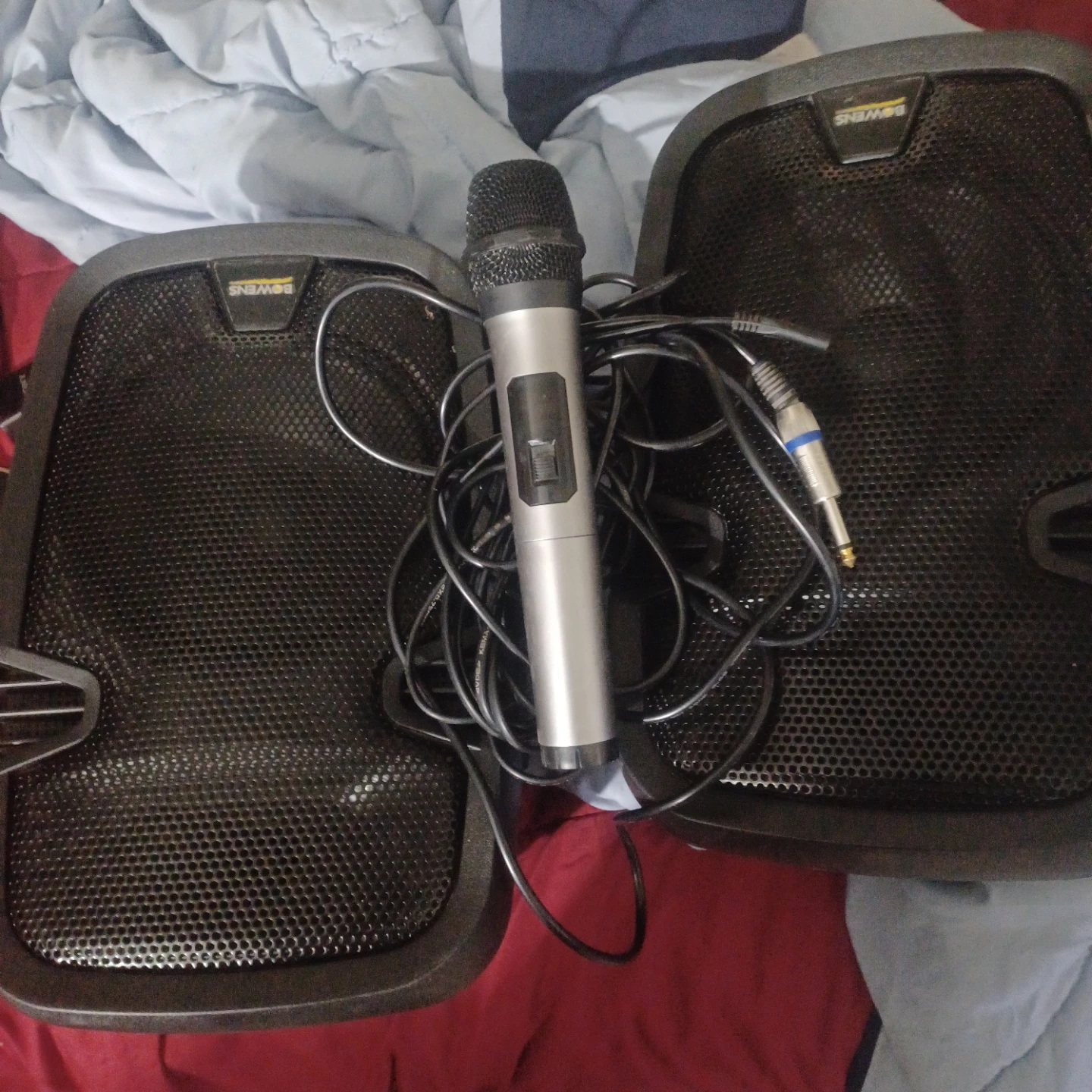 BOWENS Portable PA Speaker with Microphone