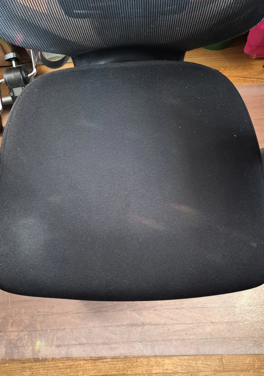Black Mesh Office Chair - photo 2