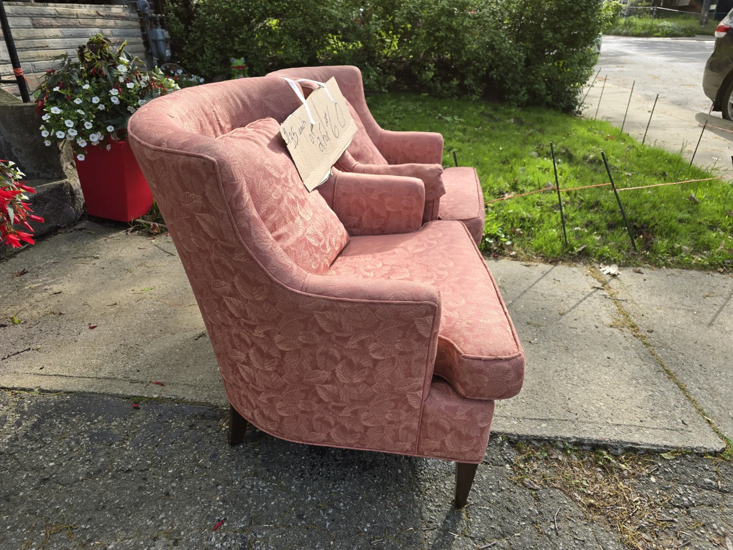 Dusty rose Upholstered Accent Chairs - photo 3