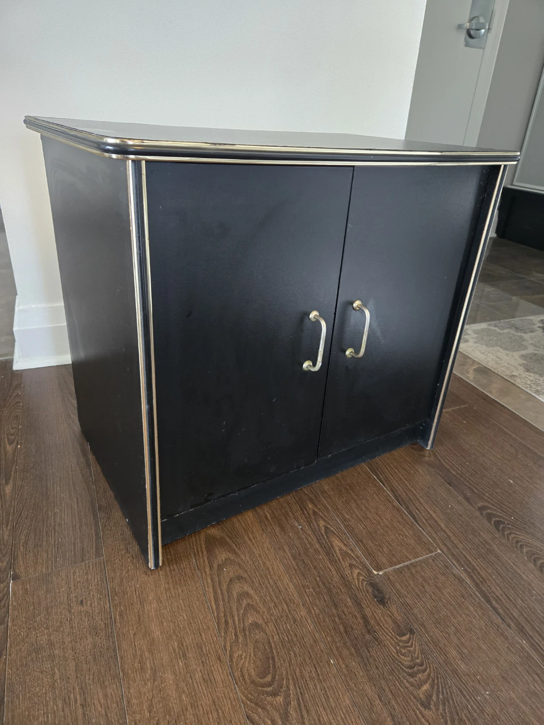 Night Table/Side Table/Bedside Cabinet