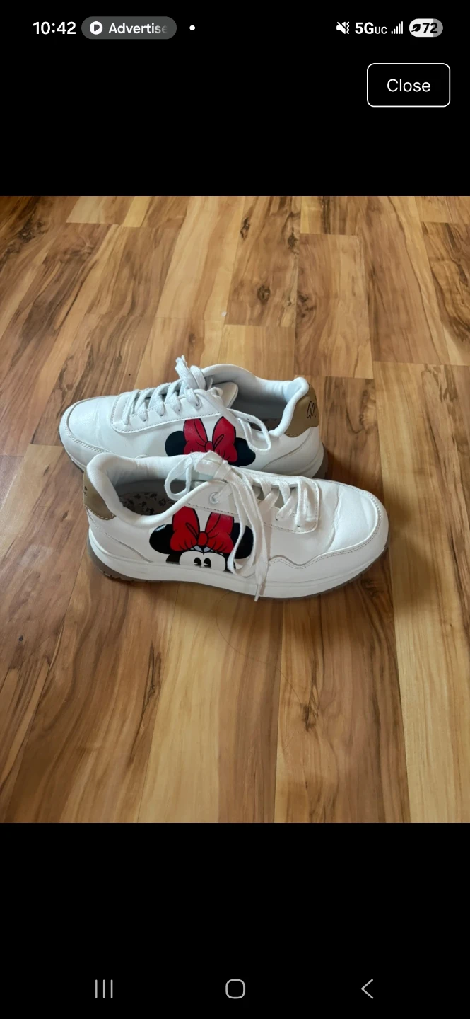 White Minnie Mouse Sneakers size 8