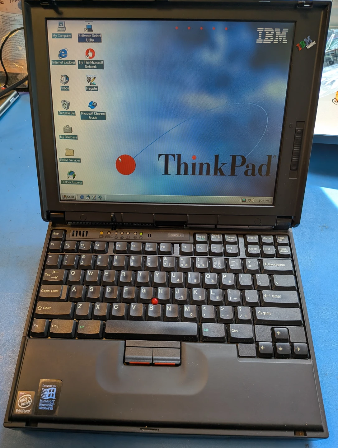 Classic IBM ThinkPad 380XD, Windows 95, Floppy, CDROM