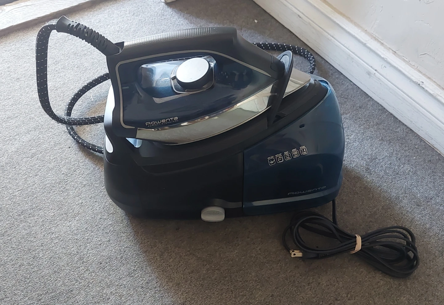Rowenta Steam Generator Iron - photo 2