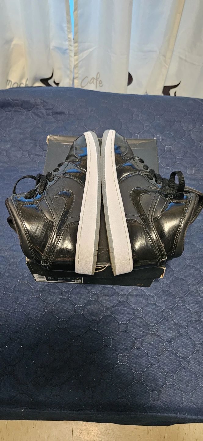 Air Jordan 1 Mid SE (GS) Black/Purple Youth Size 5Y - photo 5