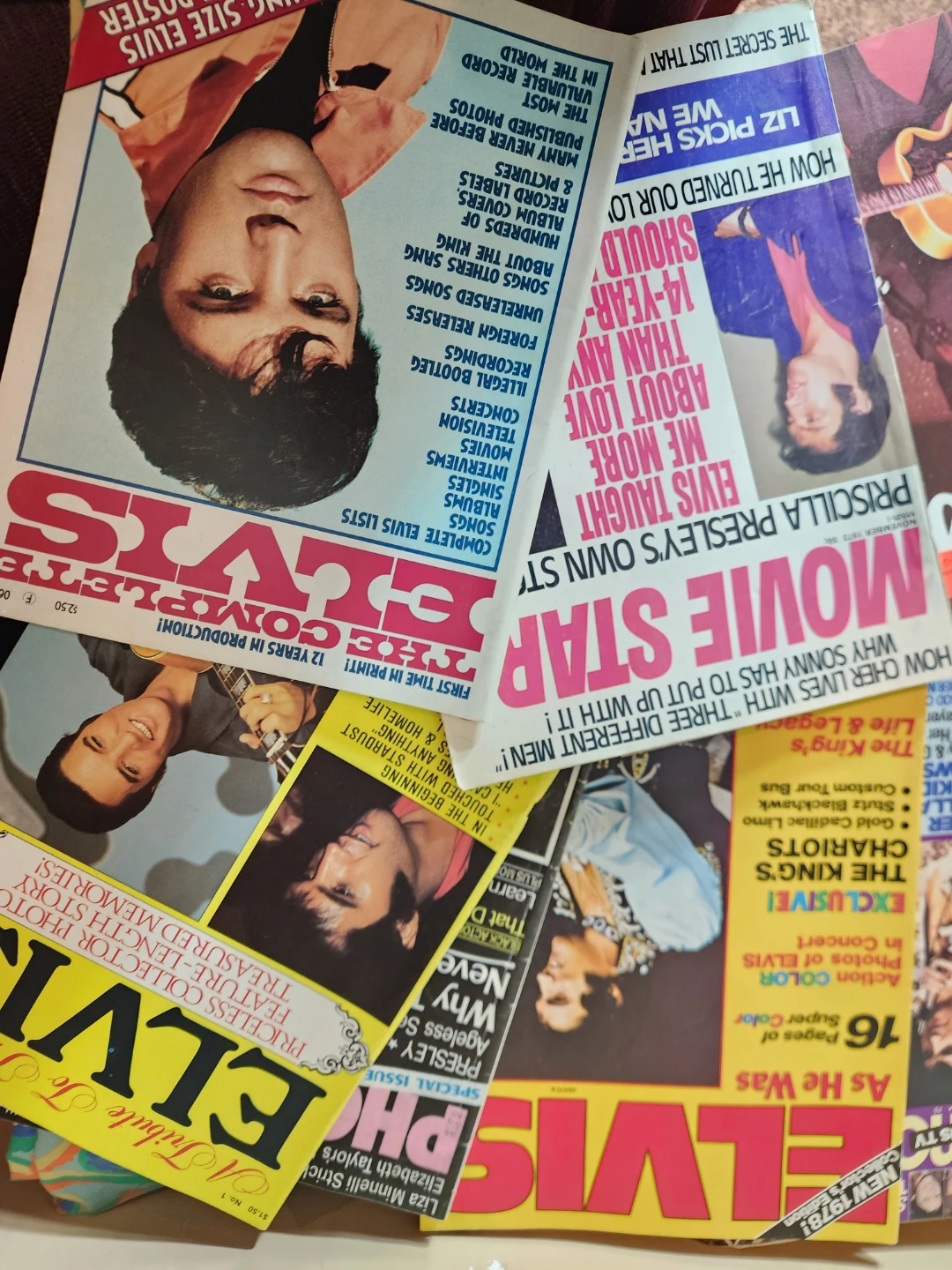 Bundle of Elvis Presley Magazines and Calendars - photo 3
